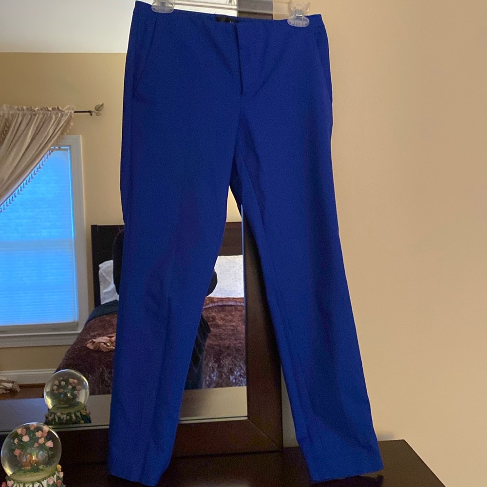 Aqua Brand (Bloomingdales exclusive brand) Indigo blue cropped pants, Size 2